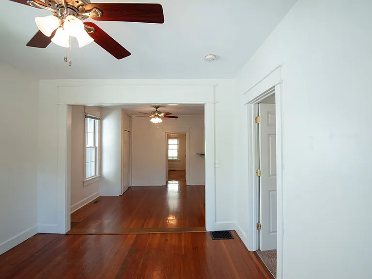 1202 N Walnut St — Photo 36
