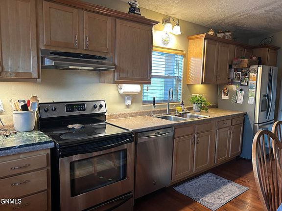 2nd image of 2516 Skyline Dr