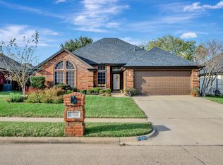 1084 Westgrove Dr, Saginaw, TX 76179