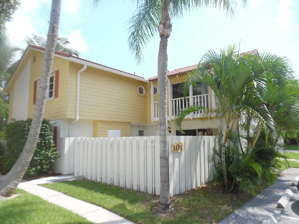 2 bed, 2.5 bath, 1250 sqft, $3,400 — Photo 1