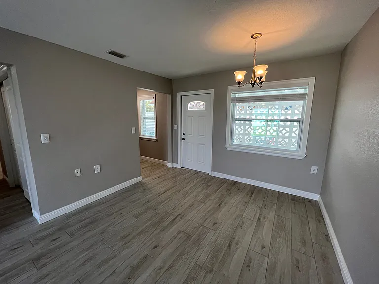 575 Clearwater Largo Rd N #7 — Photo 4