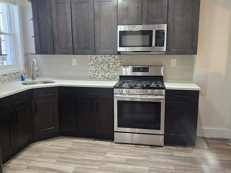 545 Chateau Ave — Photo 6