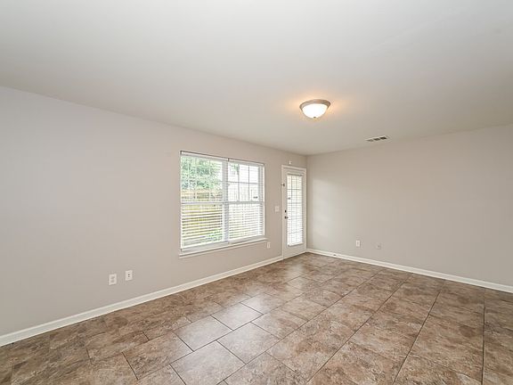 5th image of 8043 Logan Dr