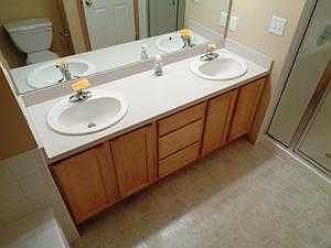 Upper level full bathroom