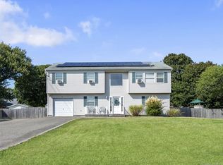 29 Seymour Dr, Shirley, NY