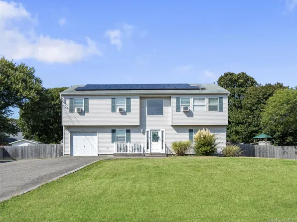 29 Seymour Drive, Shirley, NY 11967