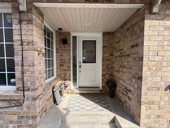 3rd image of 13 Eastway St