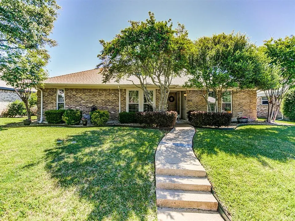 3012 Sheraton Dr