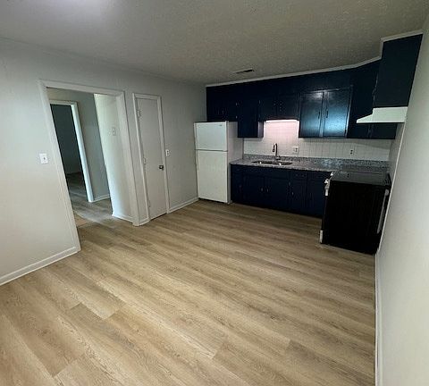 3rd image of 210 Virginia Ave #11215749