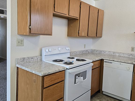 5th image of 1013 Elm St APT 4