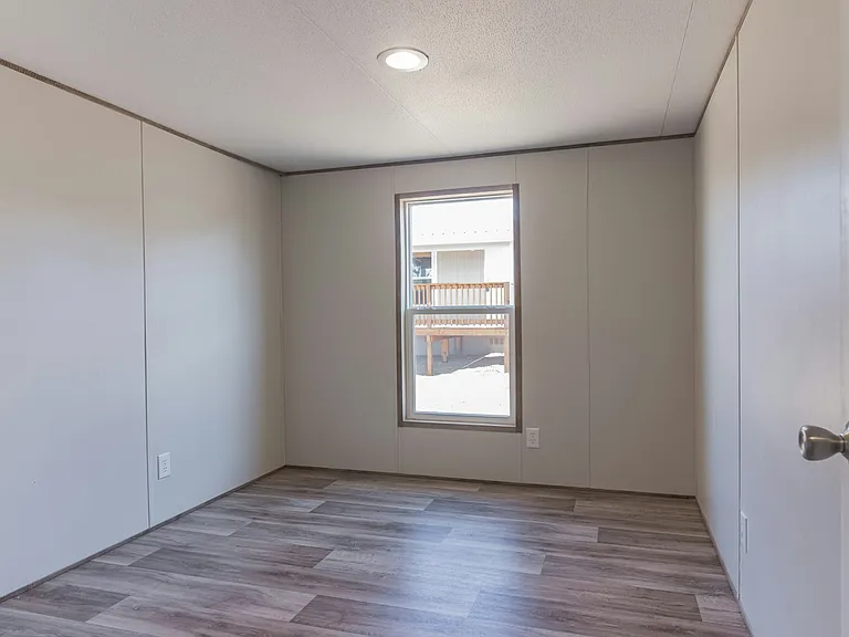 109 E Briar Dr — Photo 15