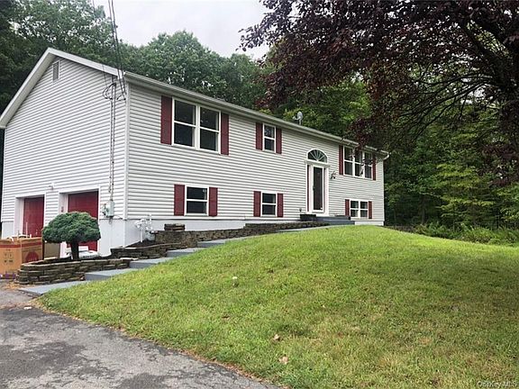 2nd image of 23 Oak Dr
