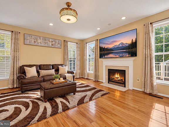 4th image of 18906 Porterfield Way