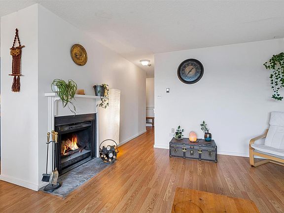 4th image of 1745 Leighton Rd #512