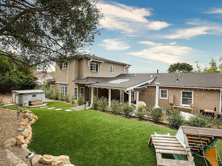 3062 Lucinda Ln — Photo 2