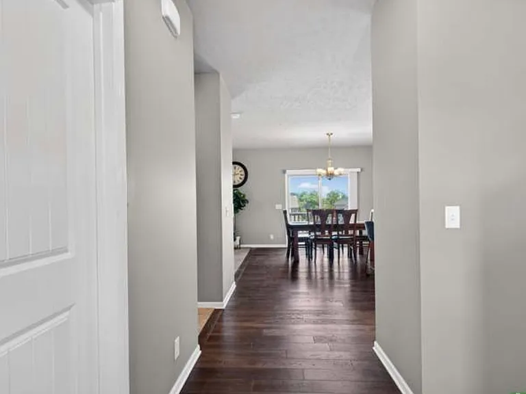 16606 Hanover St — Photo 4