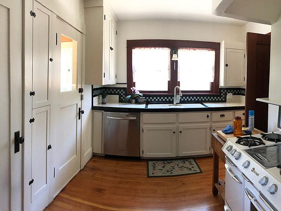 5th image of 273 Lincoln Ave