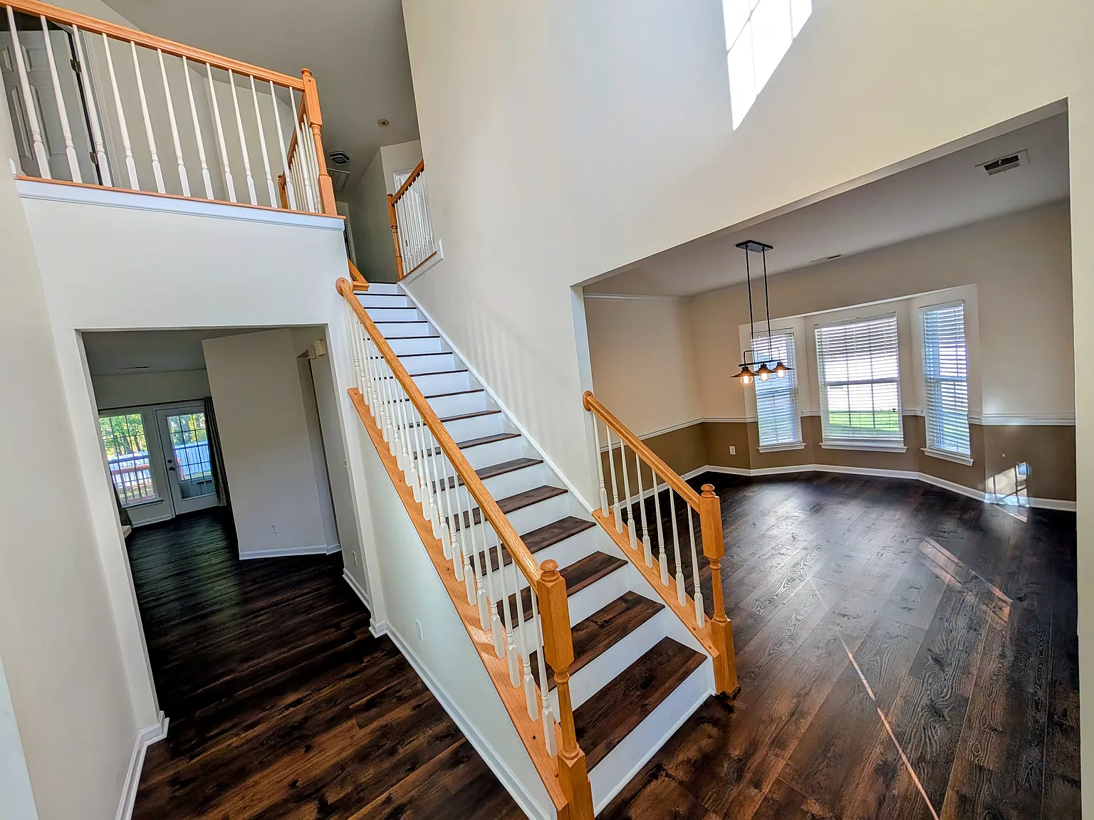 5 bed, 2688 sqft, $3,000 — Photo 3