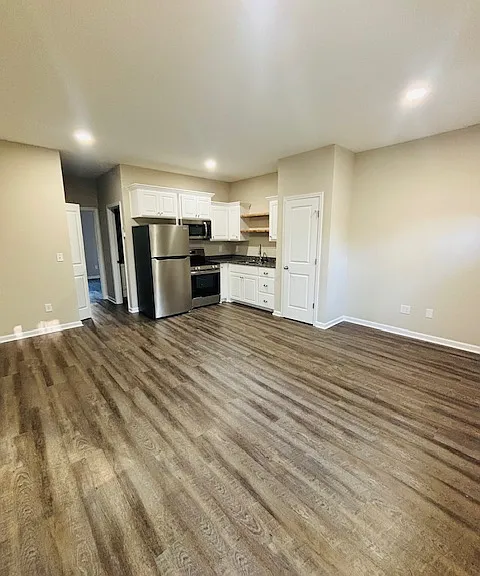 122 Lisa Ct — Photo 2