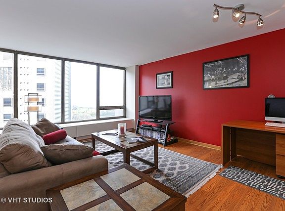 2nd image of 2800 N Lake Shore Dr APT 1405