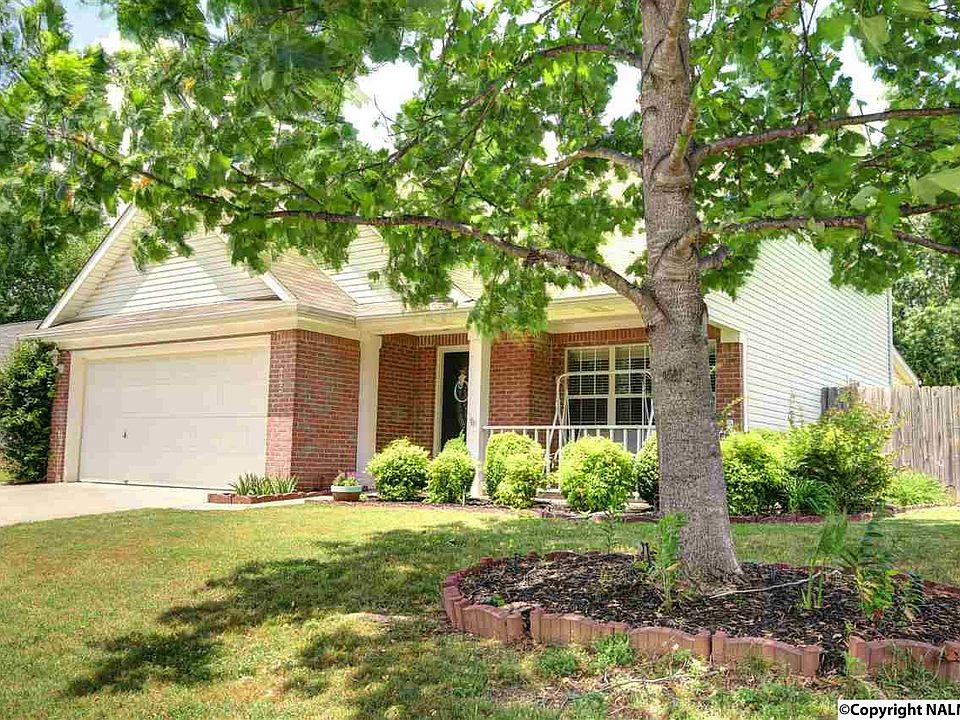 1st image of 125 Champions Green Ln