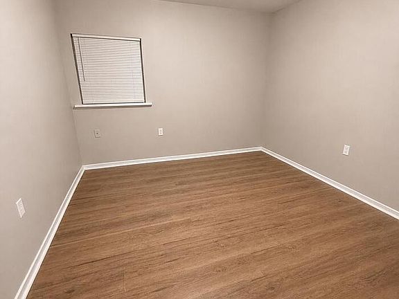 4th image of 2146 Hunter Ave