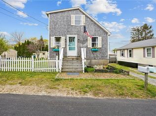 22 Greenfield Ave, Portsmouth, RI 02871