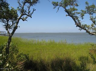 227 N Shore Dr, Beaufort, NC 28516