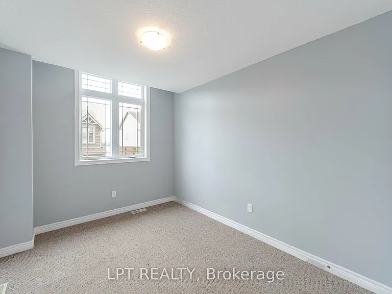 124 Parkinson Cres #15 — Photo 16
