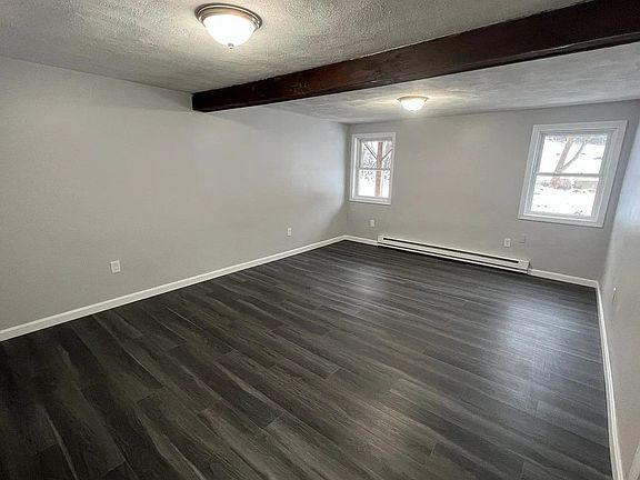 5th image of 131 Muggett Hill Rd APT 4