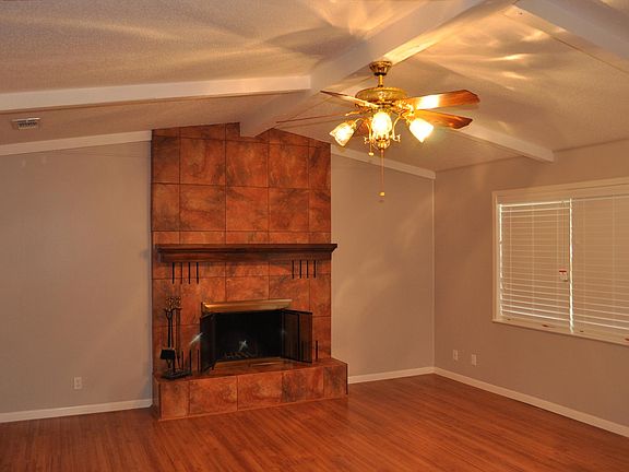 2nd image of 209 Broadmoor Dr