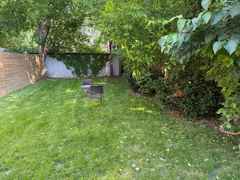 150 Davisville Ave #LOWER — Photo 13