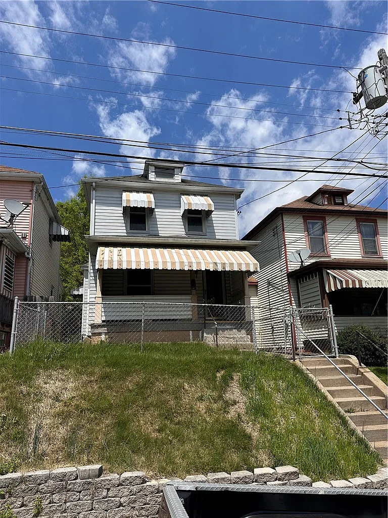 2 bed, 1092 sqft, $1,600 — Photo 1