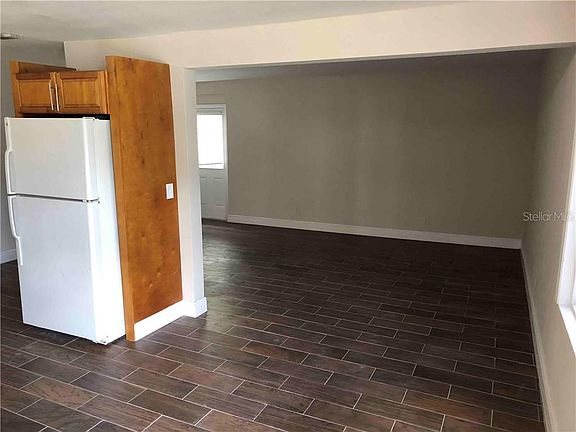 5th image of 942 Lakewood Ave