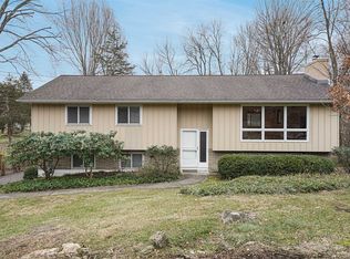 12 Judy Ln, Fishkill, NY 12524