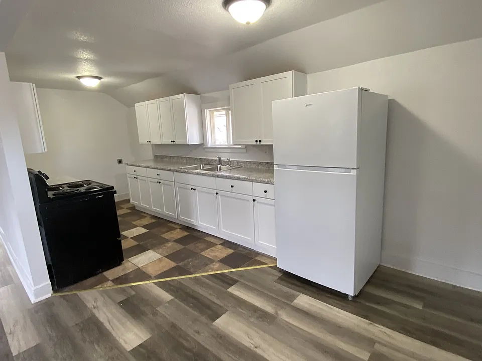 232 W Wilkins St #2