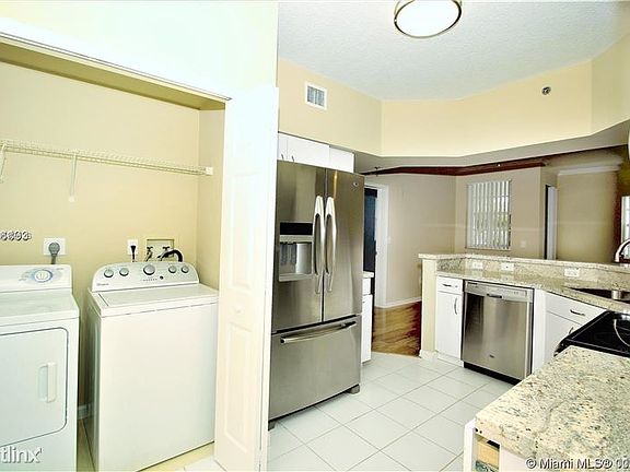 3rd image of 3105 NE 184th St APT 7205
