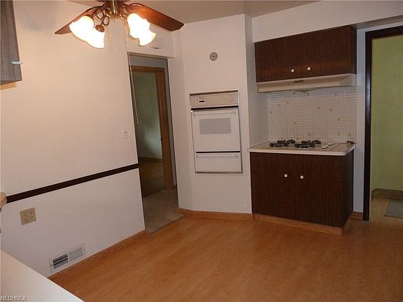 5th image of 10840 Tiffany Ln