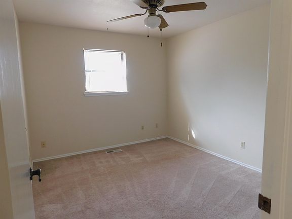 5th image of 614 NE 19th St