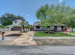 1005 Riverside Dr, Tarpon Springs, FL 34689