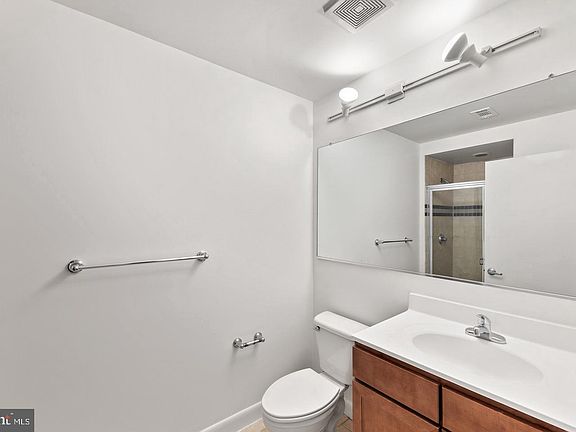 4th image of 400 Massachusetts Ave NW APT 1102