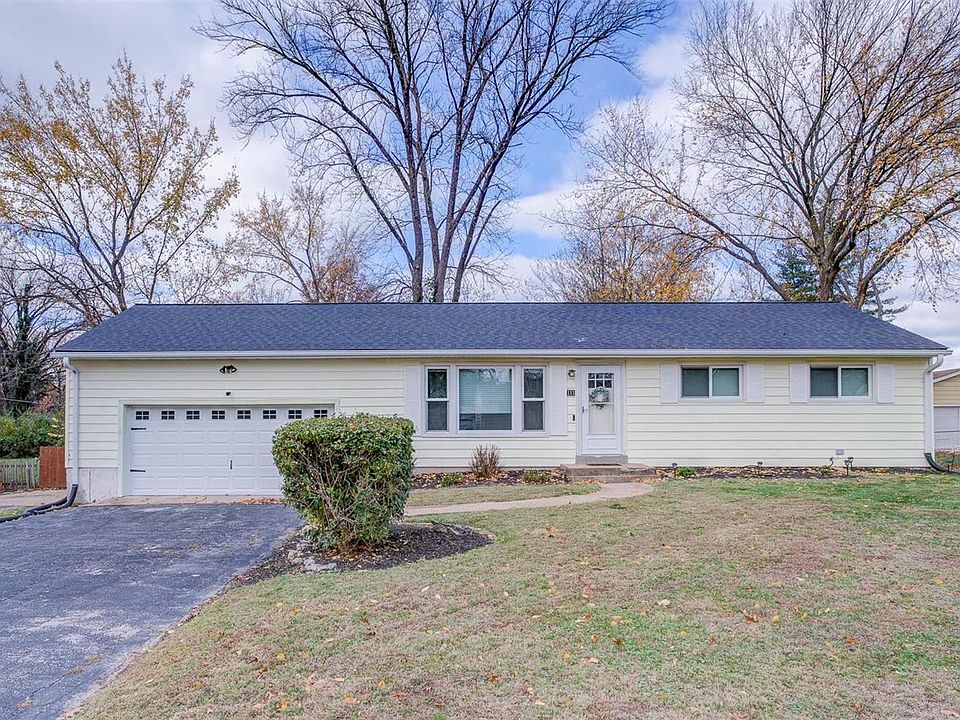 1st image of 111 Birchwood Dr