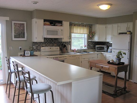 BIG KITCHEN