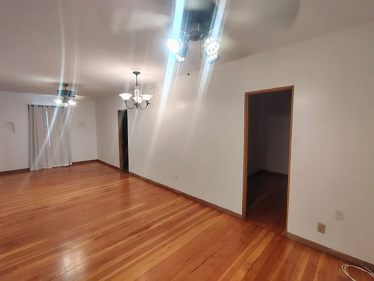 2568 E Seneca St — Photo 9