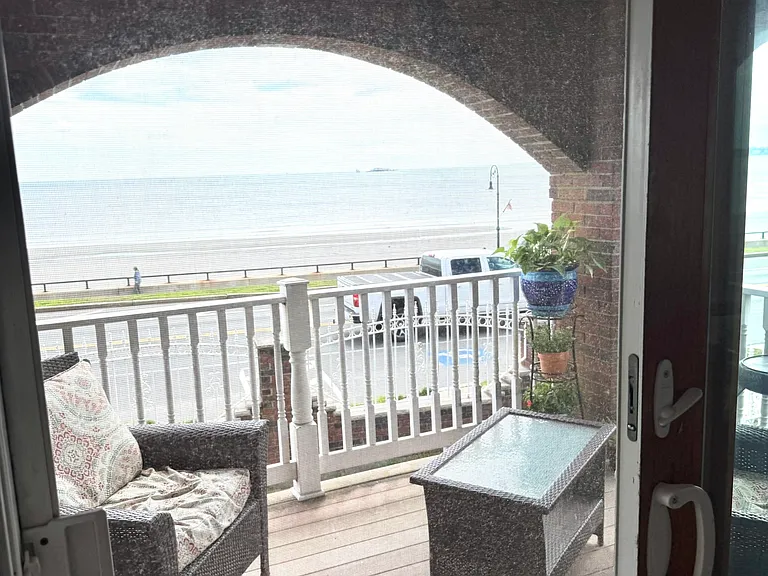 77 Lynn Shore Dr #1 — Photo 31