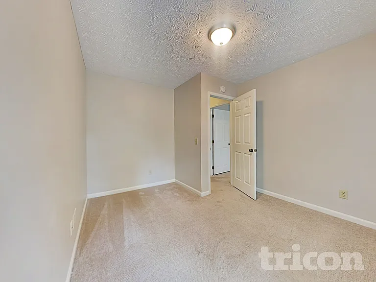 1516 Maple Ridge Dr — Photo 17