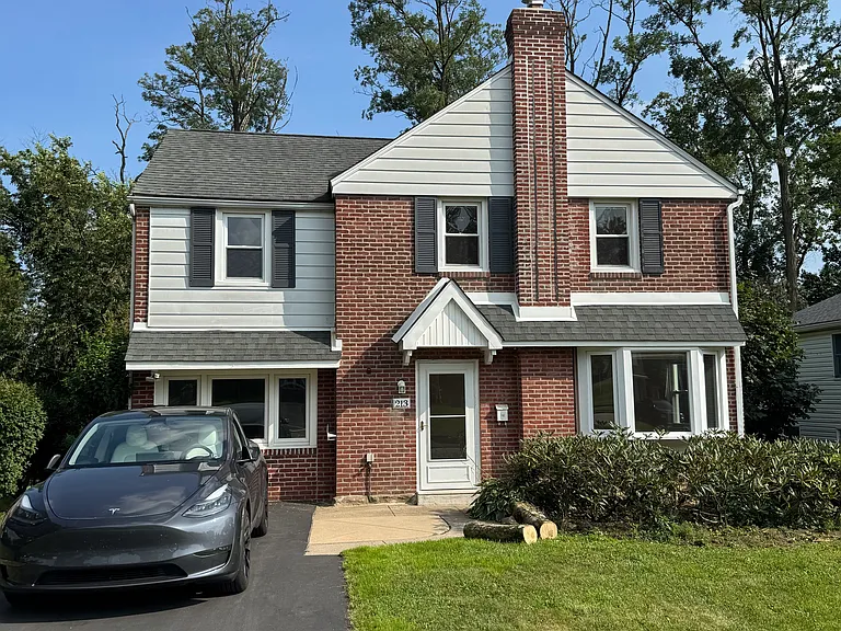 213 Walnut Hill Ln — Photo 1