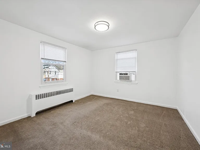 206 W Parkway Ave — Photo 12