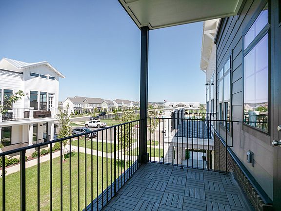 2nd image of 304 Daxton Pl #B