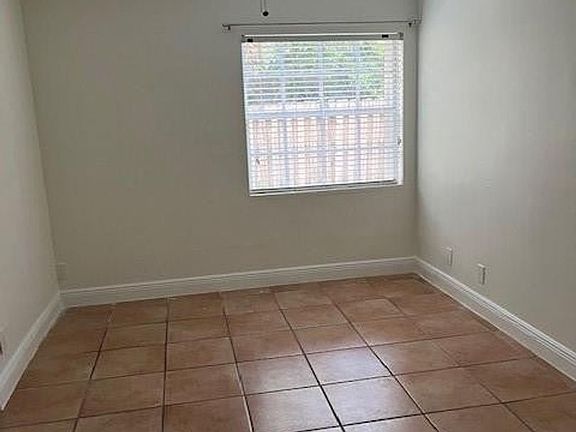 3rd image of 1311 Seagrape Cir
